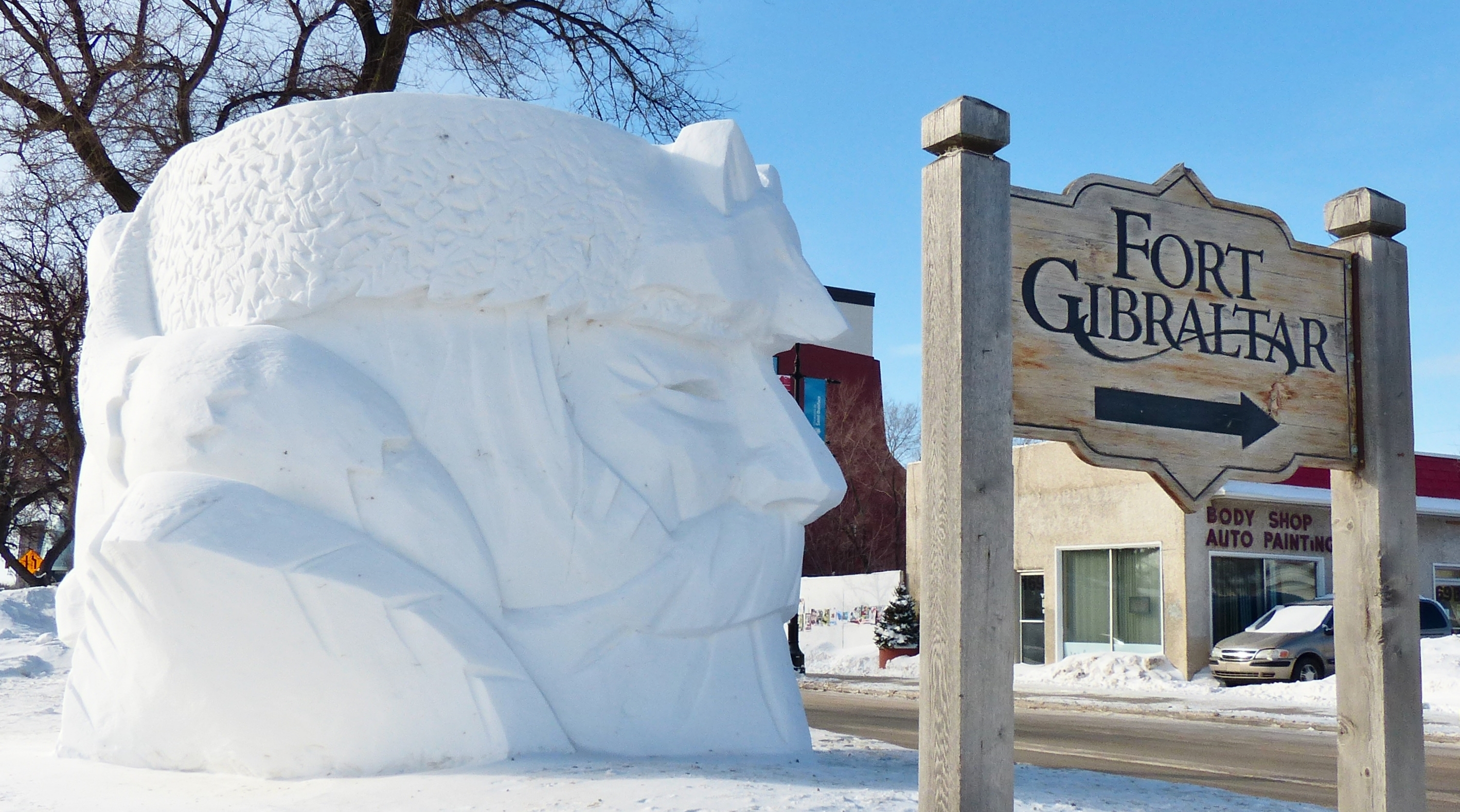 Photo of the a snow sculpture at the entrance to Fort Gibraltor for the Festival due Voyageur.