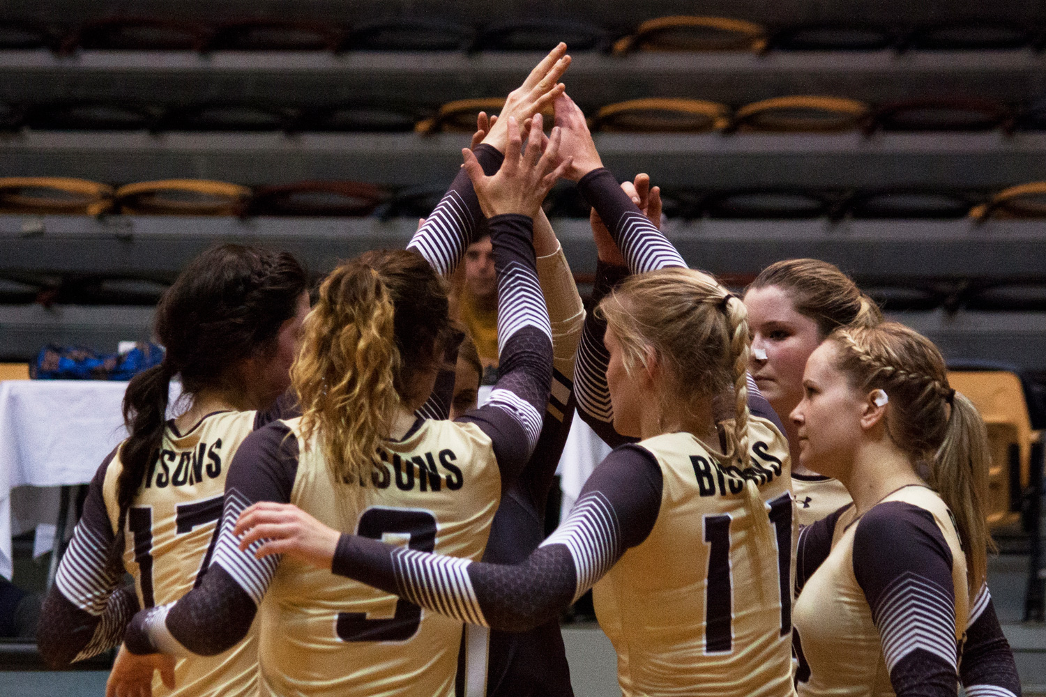 Women's-Volleyball-3_RGB_Photo-by-Carolyne-Kroeker