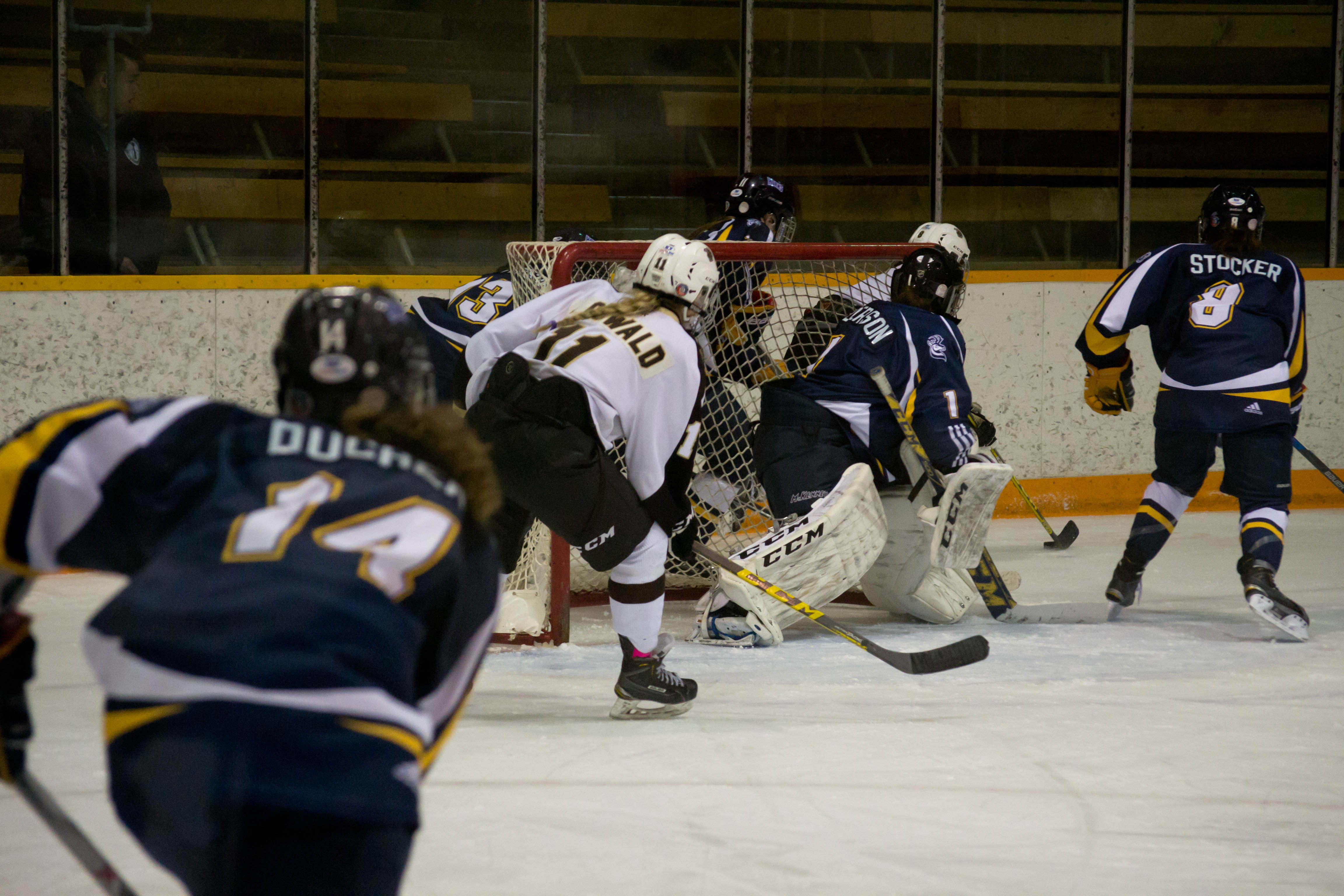 Womens_Hockey_Courtlyn_Oswald_RGB_By_Chantal_Zdan