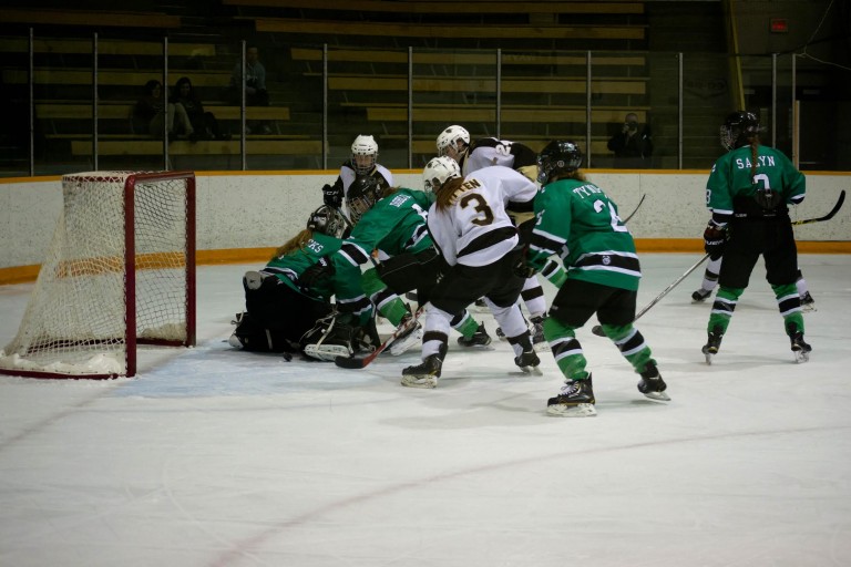 Huskies hand Bisons 3-1 defeat in women’s hockey