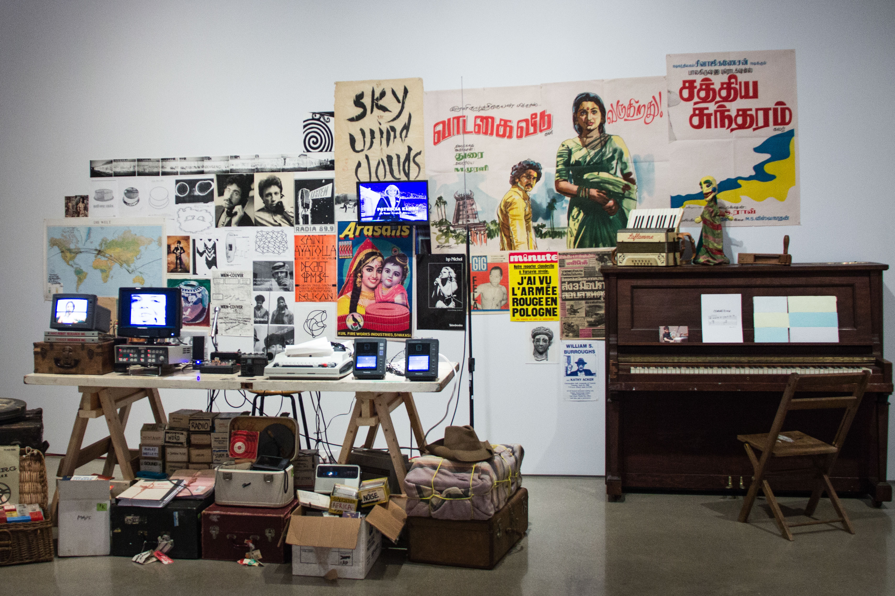 Hank Bull: Connexions　ハンク・ブル Hank Bull. Connexion - Galerie de l'UQAM