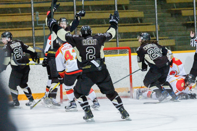 SPORTS_Mens Hockey byStar Roxas_web