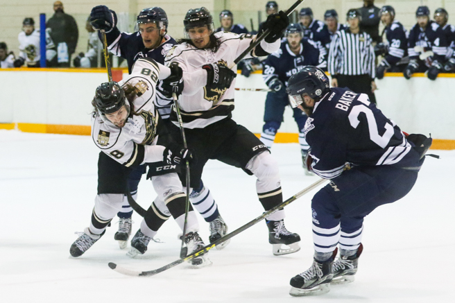 Sports_Mens Hockey_Photo by Star Roxas_web