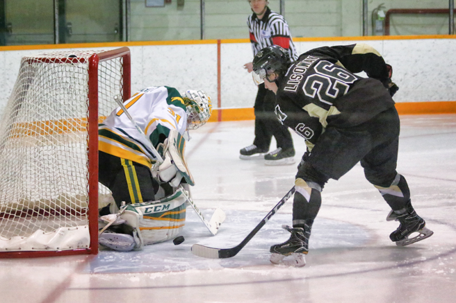 Sports_bisons mens hockey jan 7th 2016_photo by Megan Colwell_web
