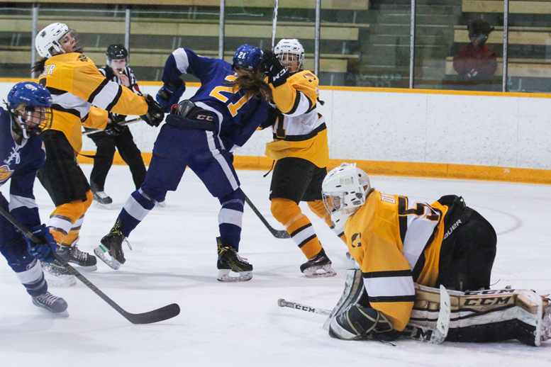 SPORTS_Women's Hockey_byStar Roxas_web Bisons in action against the UBC T-Birds
