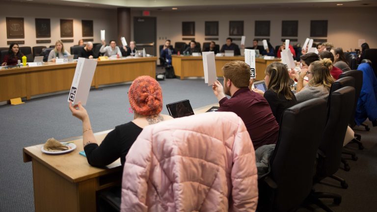 Manitoban referendum motion sent to executive committee