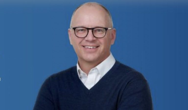 Scott Gillingham elected mayor in tight race