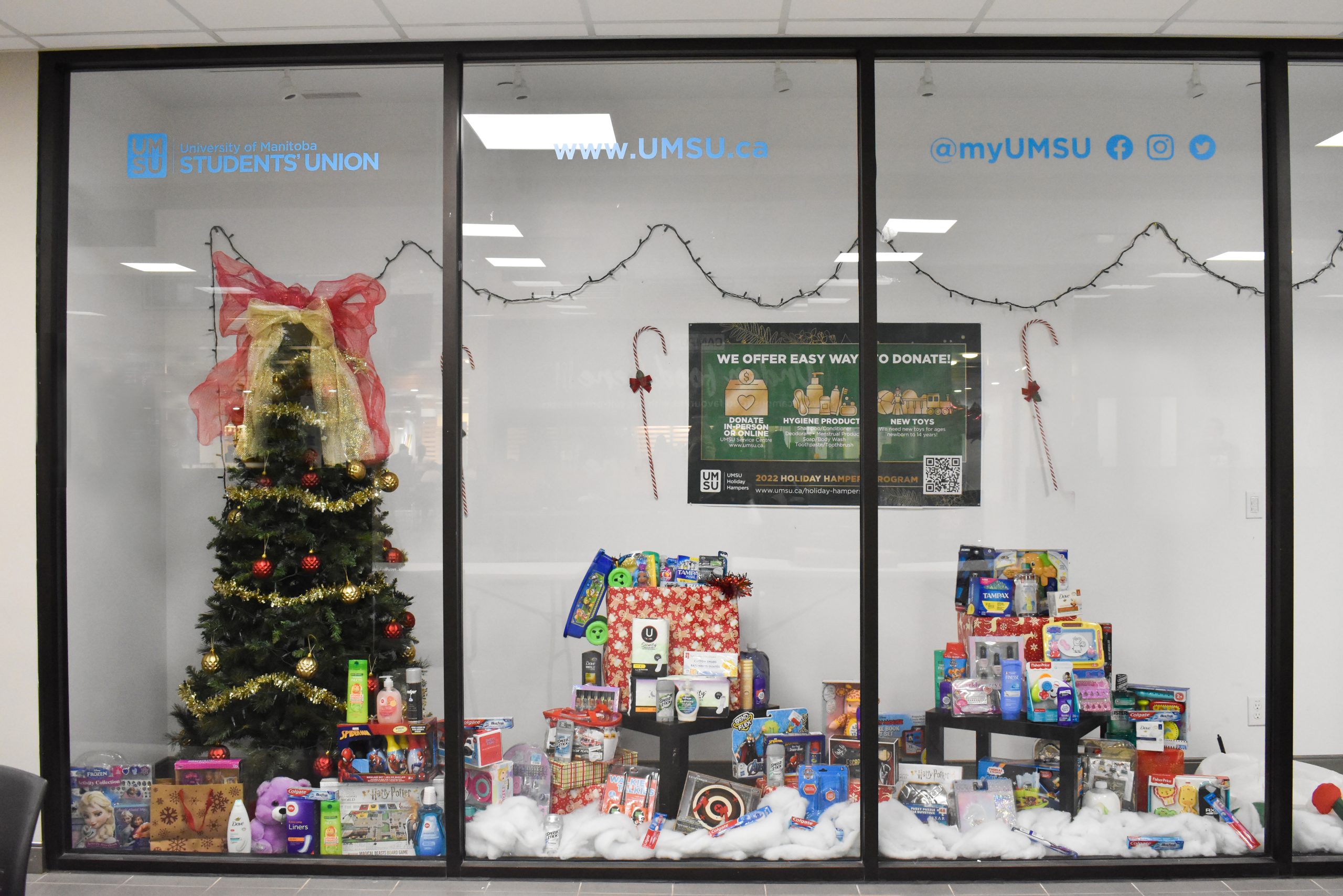 News_Holiday Hampers_Taken-by-Faith-Peters_01