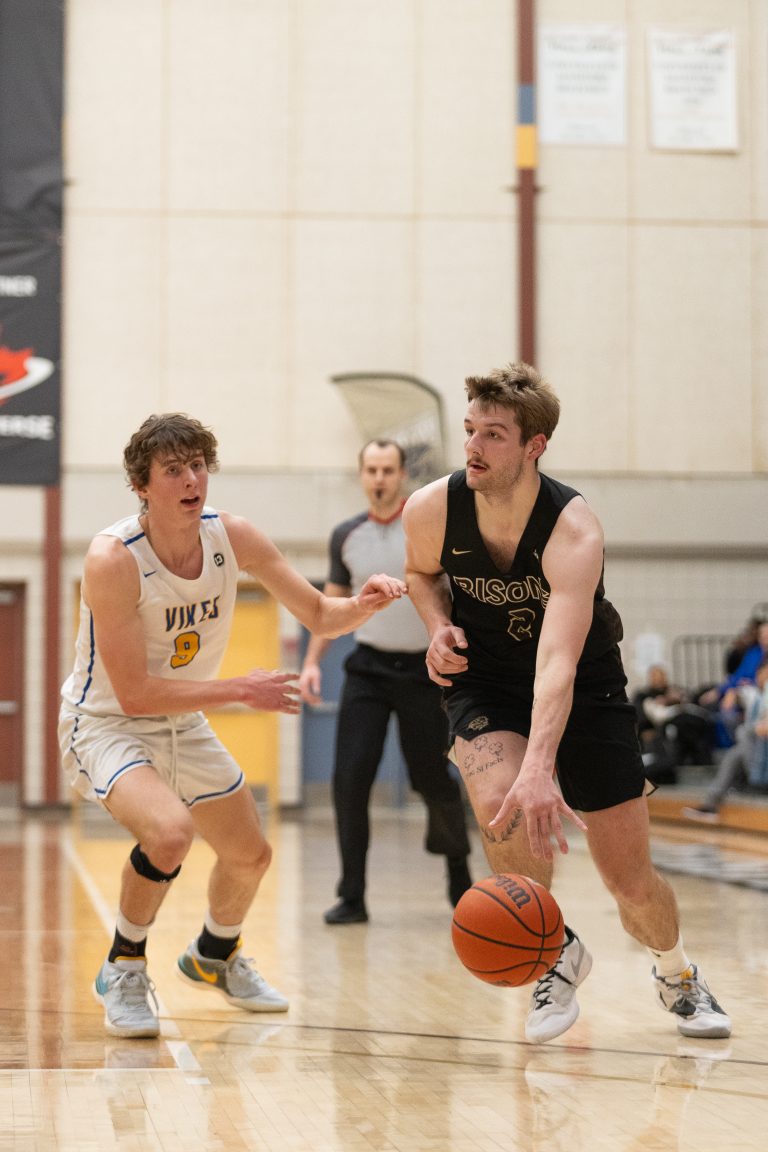 Bisons basketball rumbles with Vikes