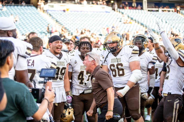 U of M Bisons football team defeat Alberta Golden Bears
