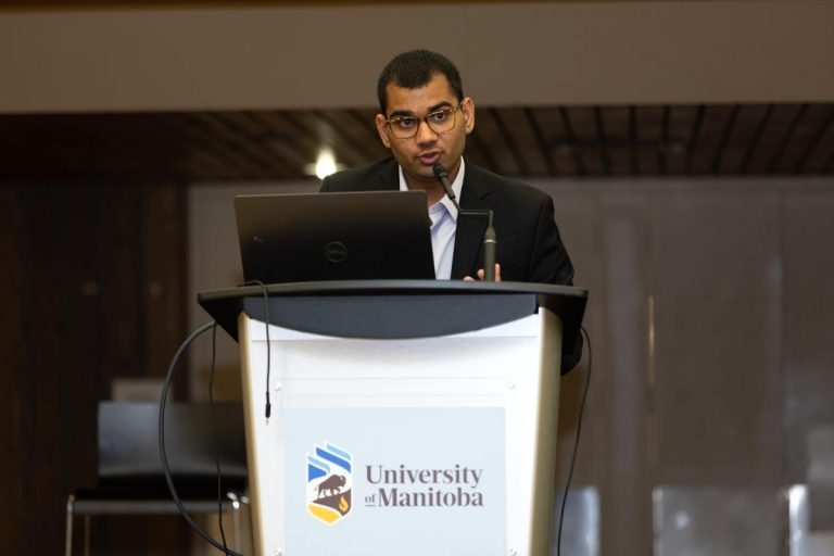 Enrich your degree with an Undergraduate Research Award