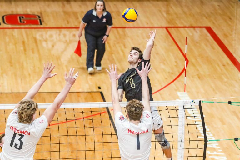 Men’s volleyball falls to Wesmen in quarterfinal games