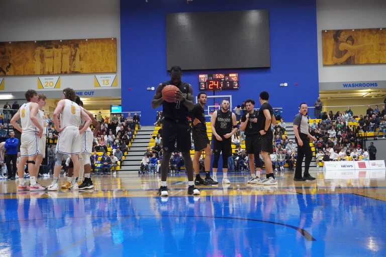 The Bisons lose to the Vikes 97-85