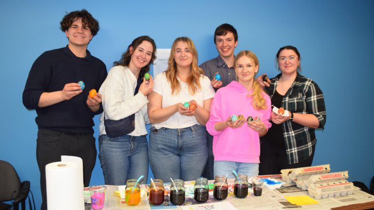 Students partake in Polish tradition with pisanki