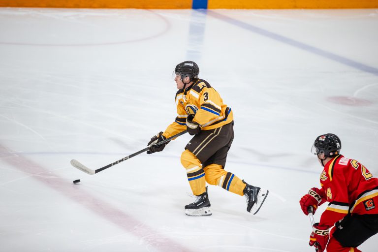 Bisons men’s hockey loses home opener 4-0