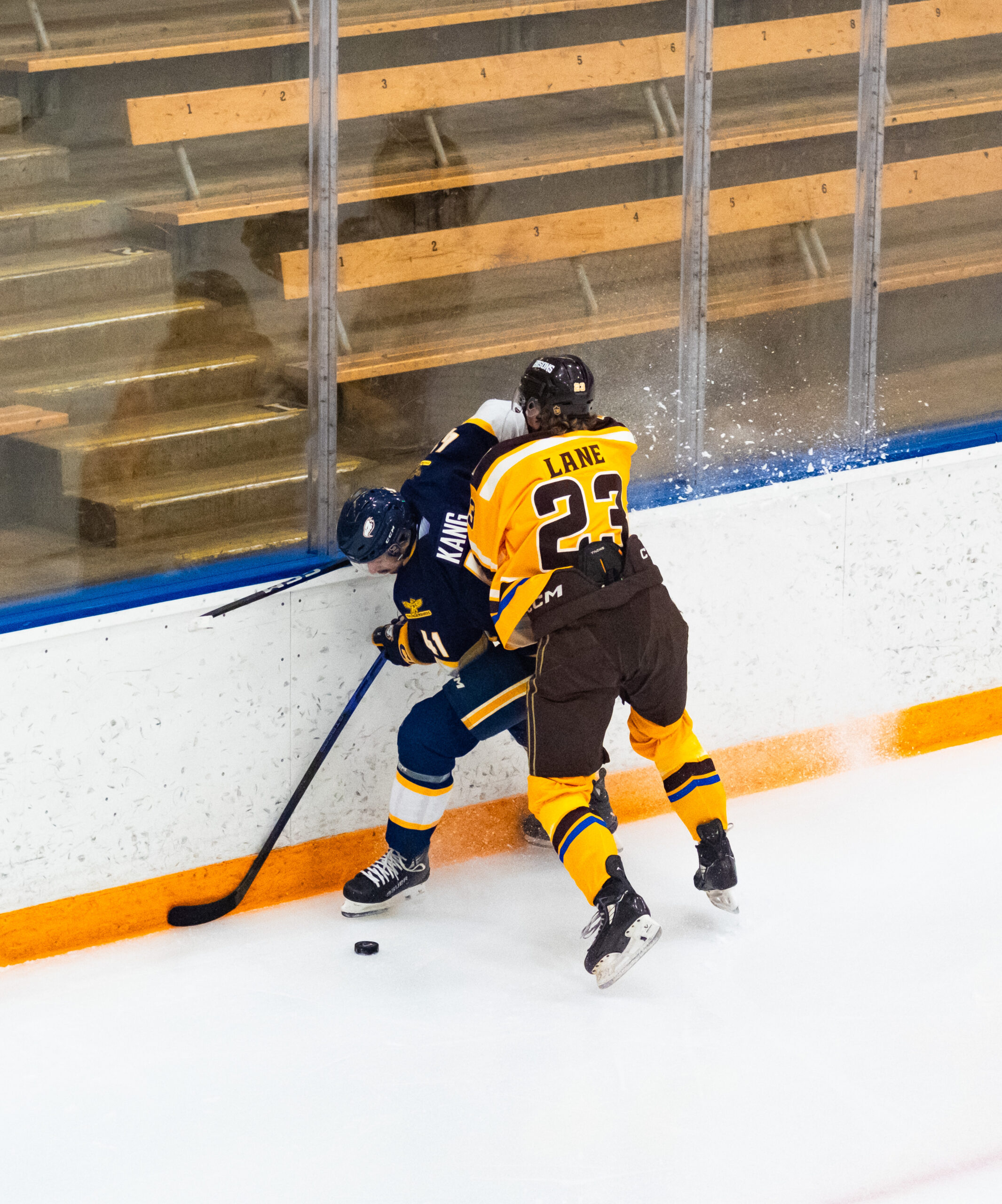 112_15_Sports_MHKYvsUBC_MikeThiessen-1