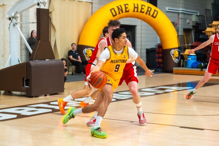 Bisons men’s basketball wins one, loses one